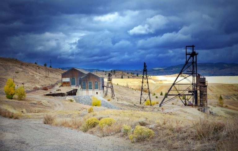 The 10 Best Ghost Towns in Montana - For a Frightfully Spooky Visit